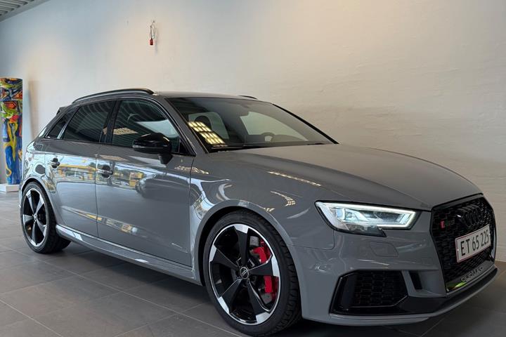 Grå Audi RS3 fra 2018