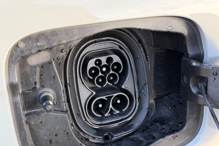 Grå Skoda Elroq fra 2025