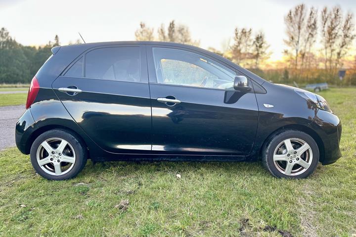 Sort Kia Picanto fra 2016