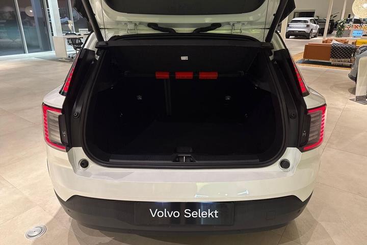 Hvid Volvo EX30 fra 2025