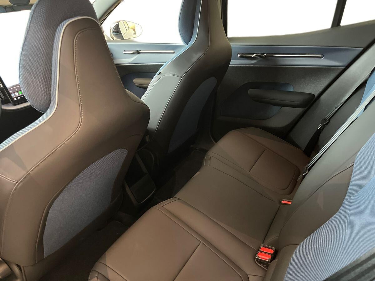 Sort Volvo EX30 fra 2025