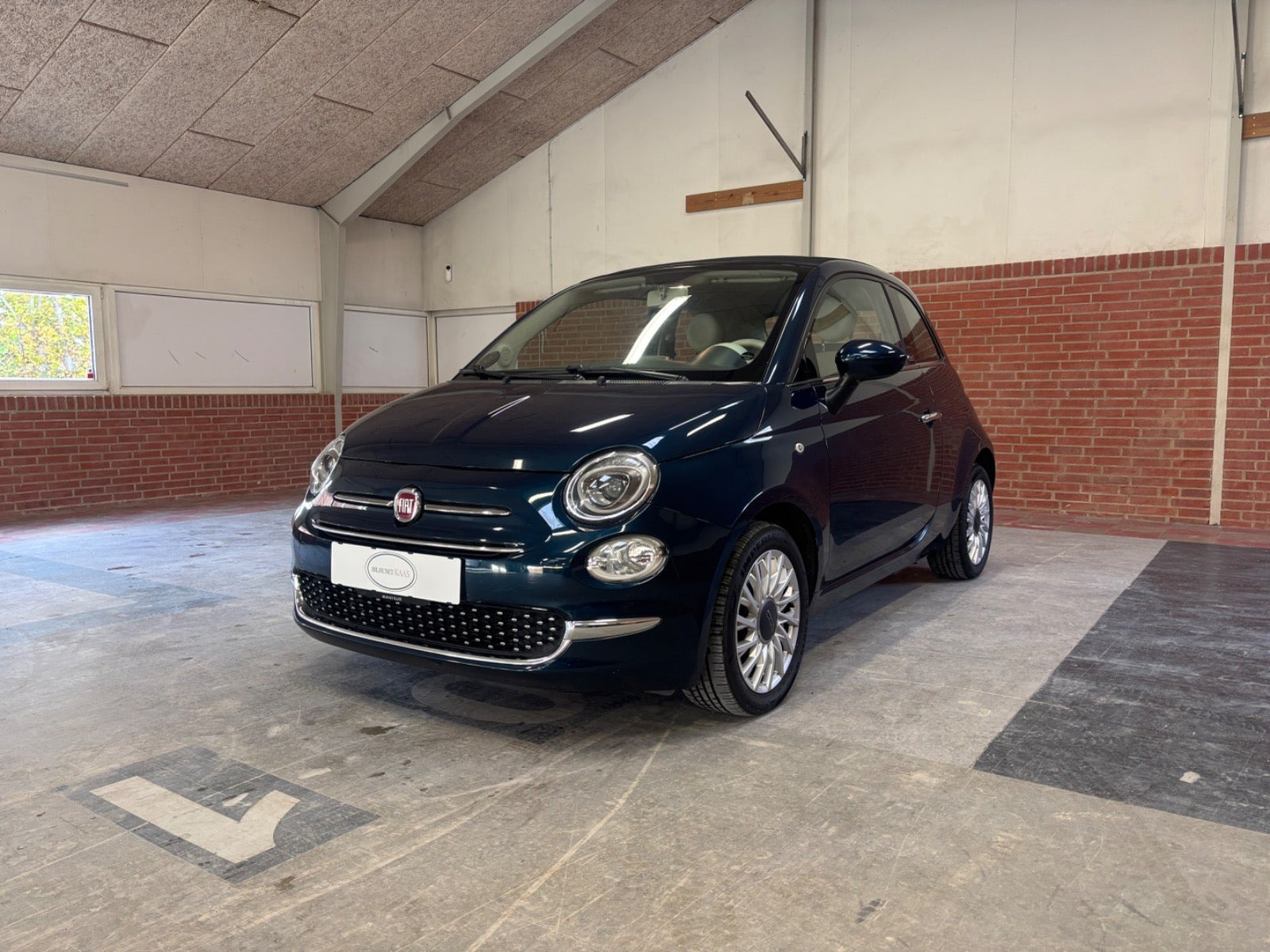 Blå Fiat 500C fra 2015