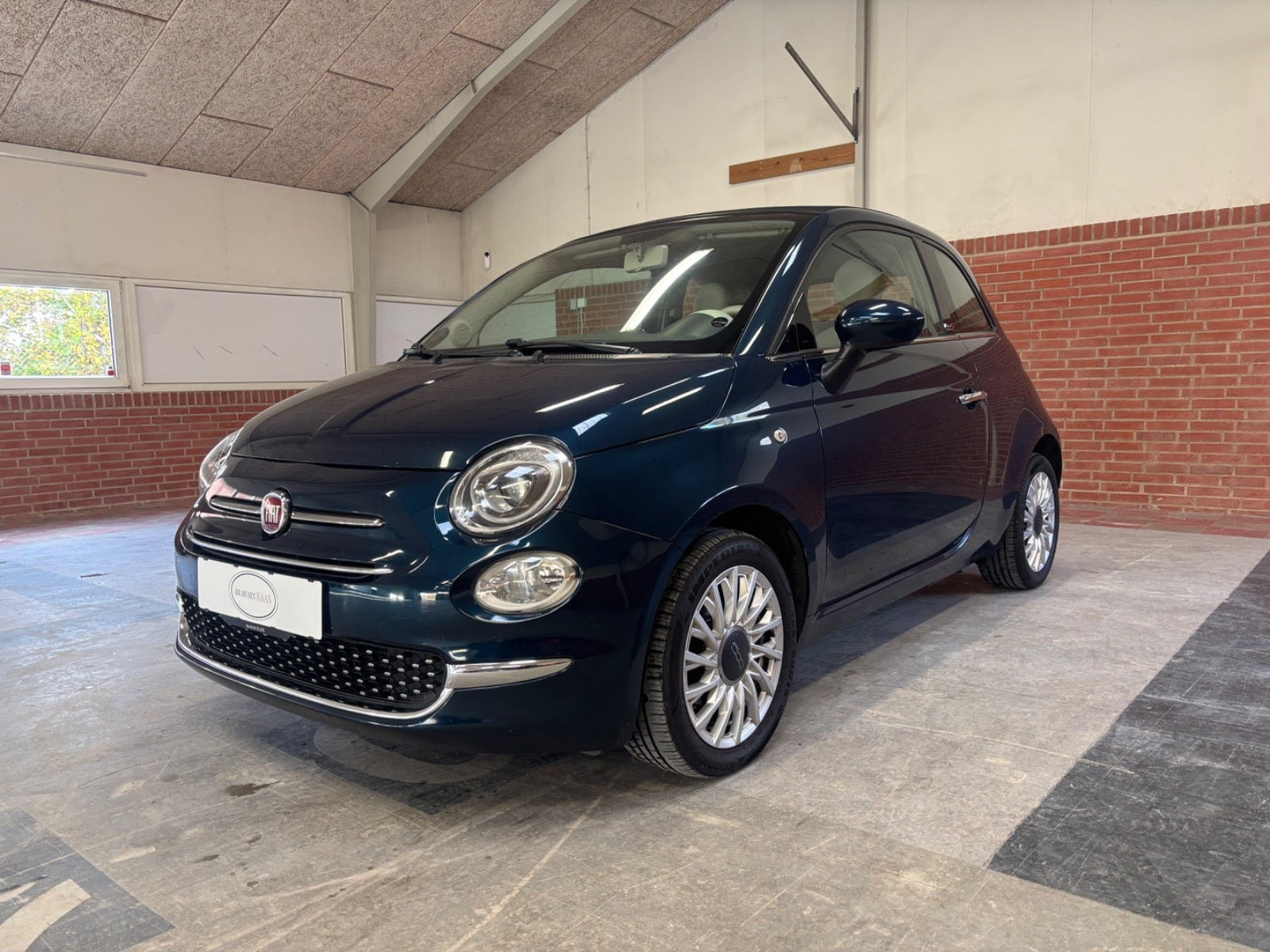 Blå Fiat 500C fra 2015