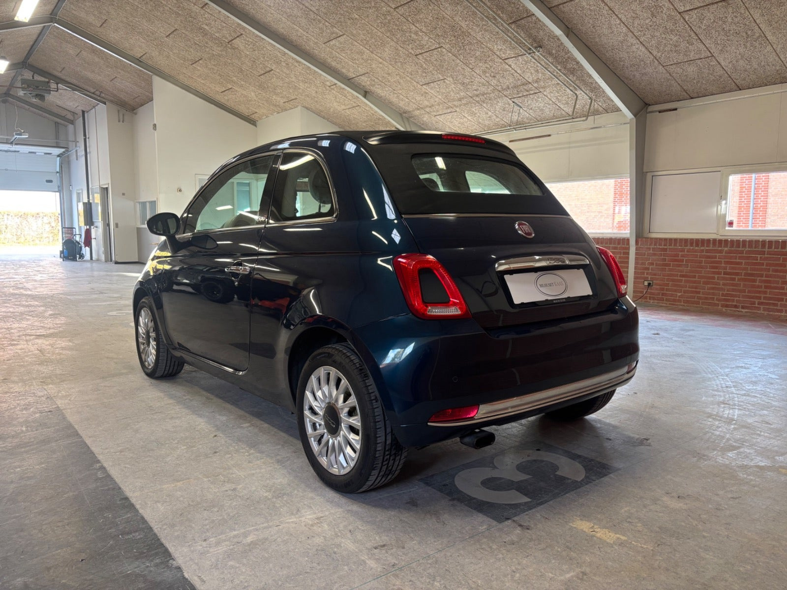 Blå Fiat 500C fra 2015