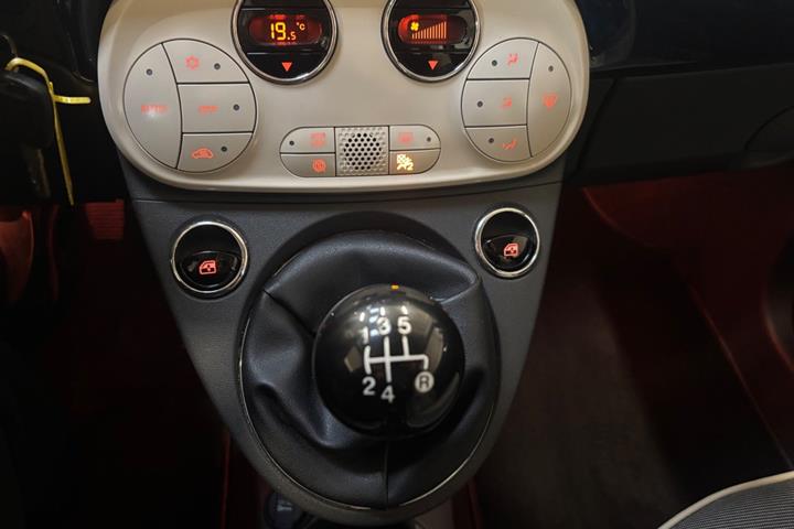 Blå Fiat 500C fra 2015