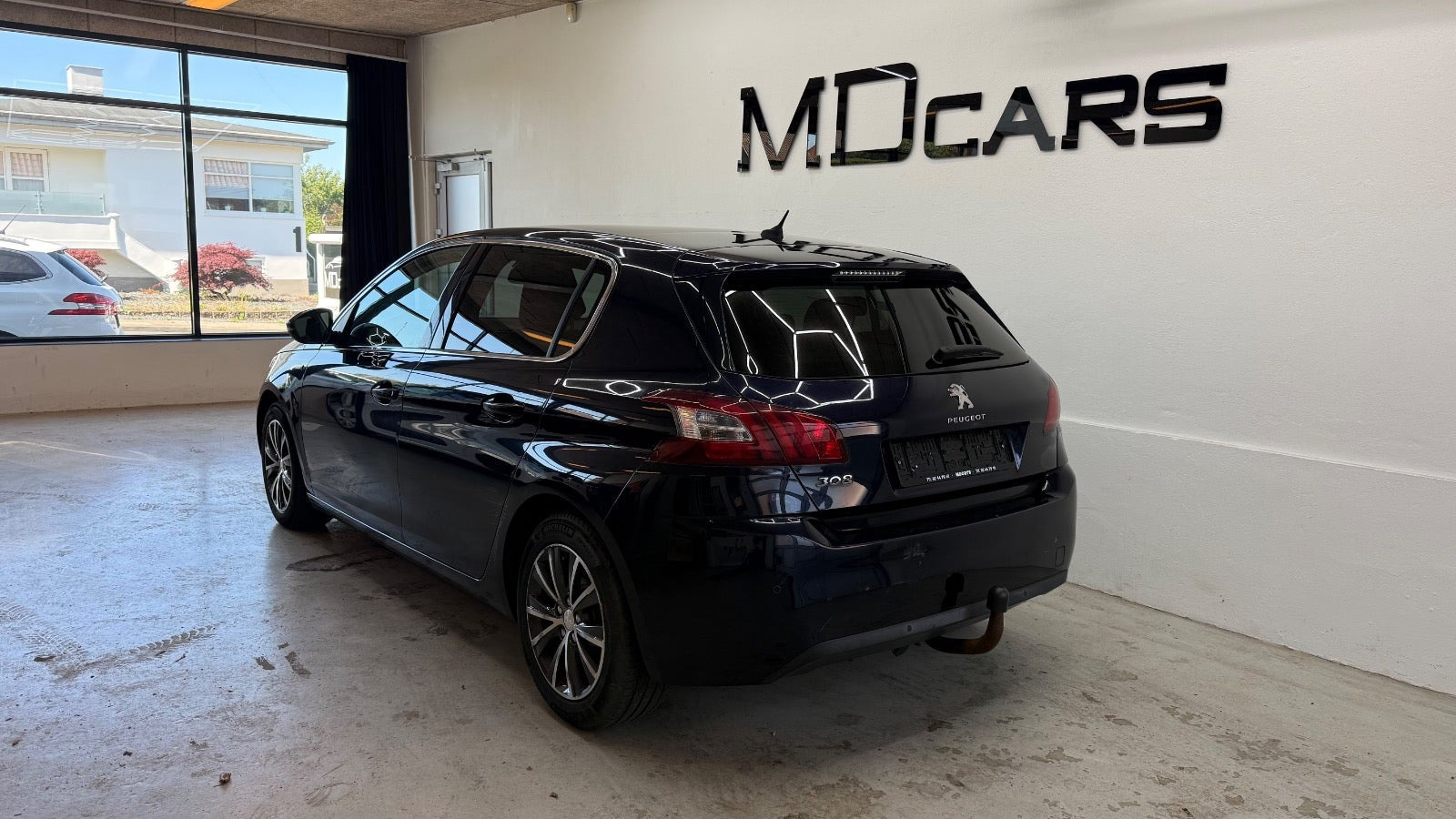 Blå Peugeot 308 fra 2016