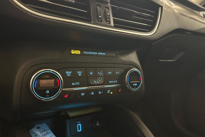 Grå Ford Focus fra 2019