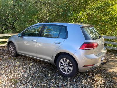Sølv VW Golf fra 2017