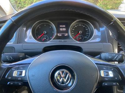 Sølv VW Golf fra 2017