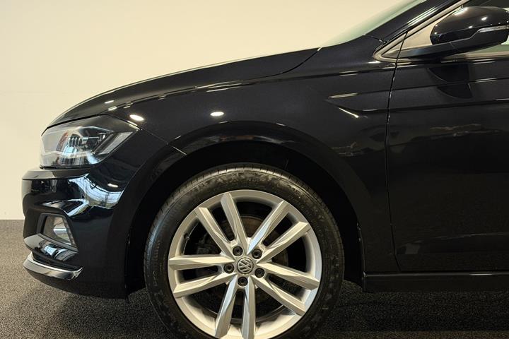 Sort VW Polo fra 2021