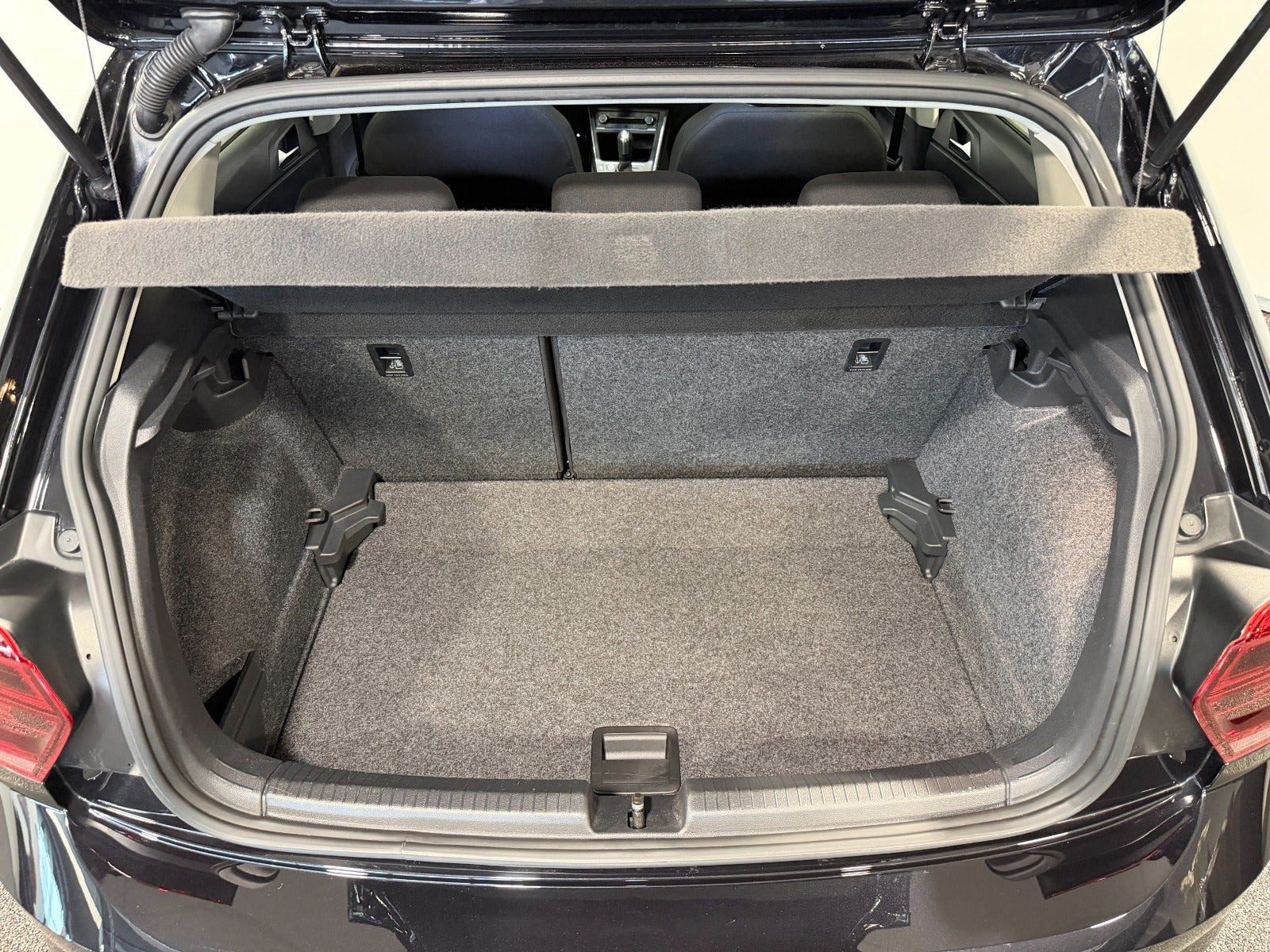 Sort VW Polo fra 2021