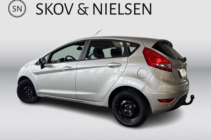 Sølv Ford Fiesta fra 2011