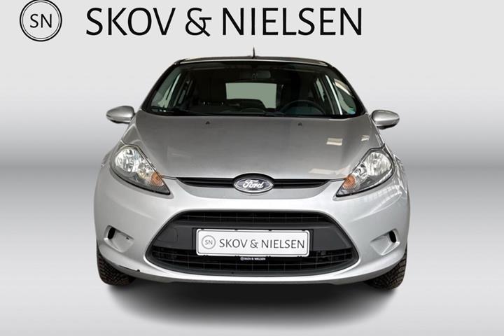 Sølv Ford Fiesta fra 2011
