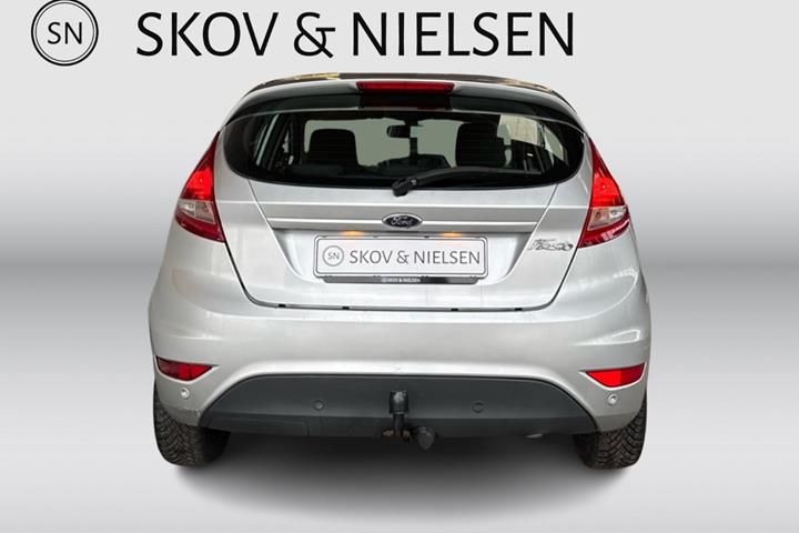 Sølv Ford Fiesta fra 2011