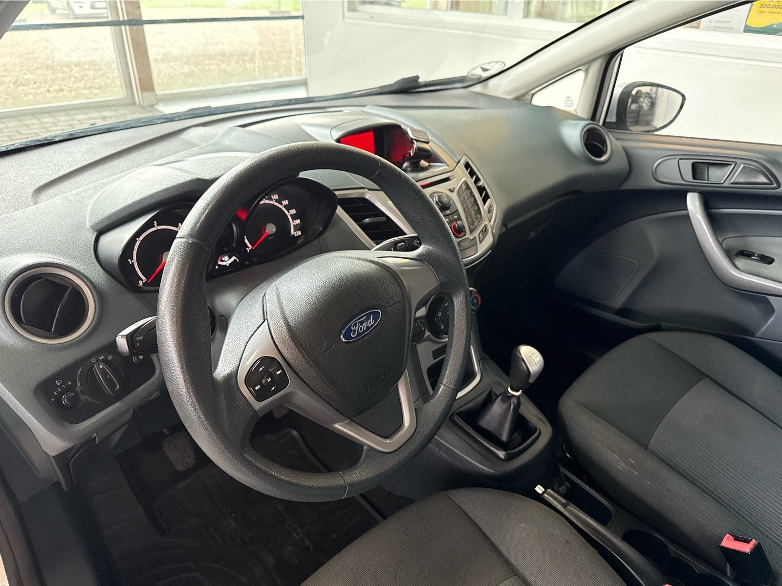 Sølv Ford Fiesta fra 2011
