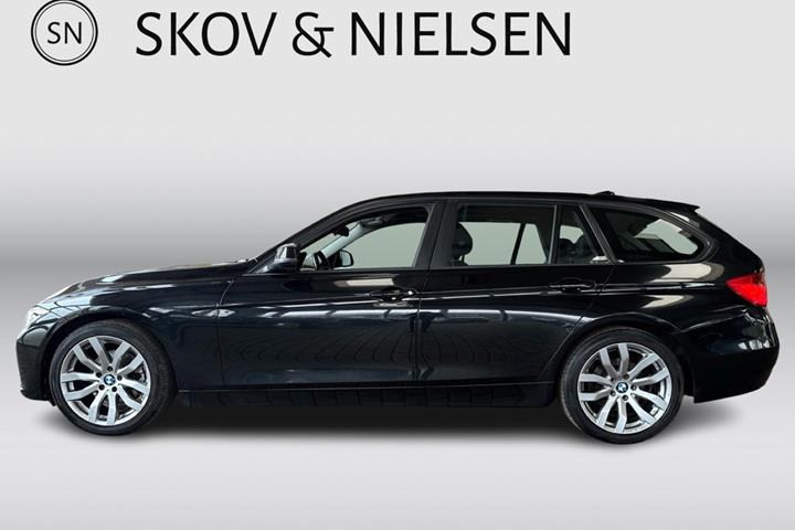 Sort BMW 320d fra 2014