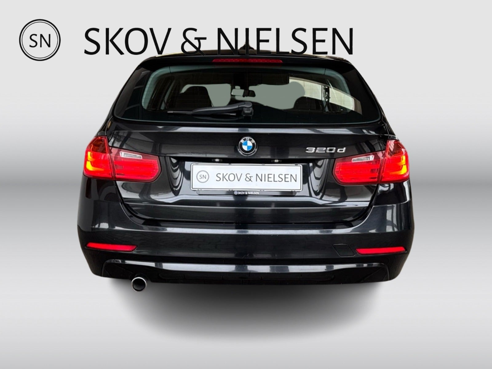 Sort BMW 320d fra 2014