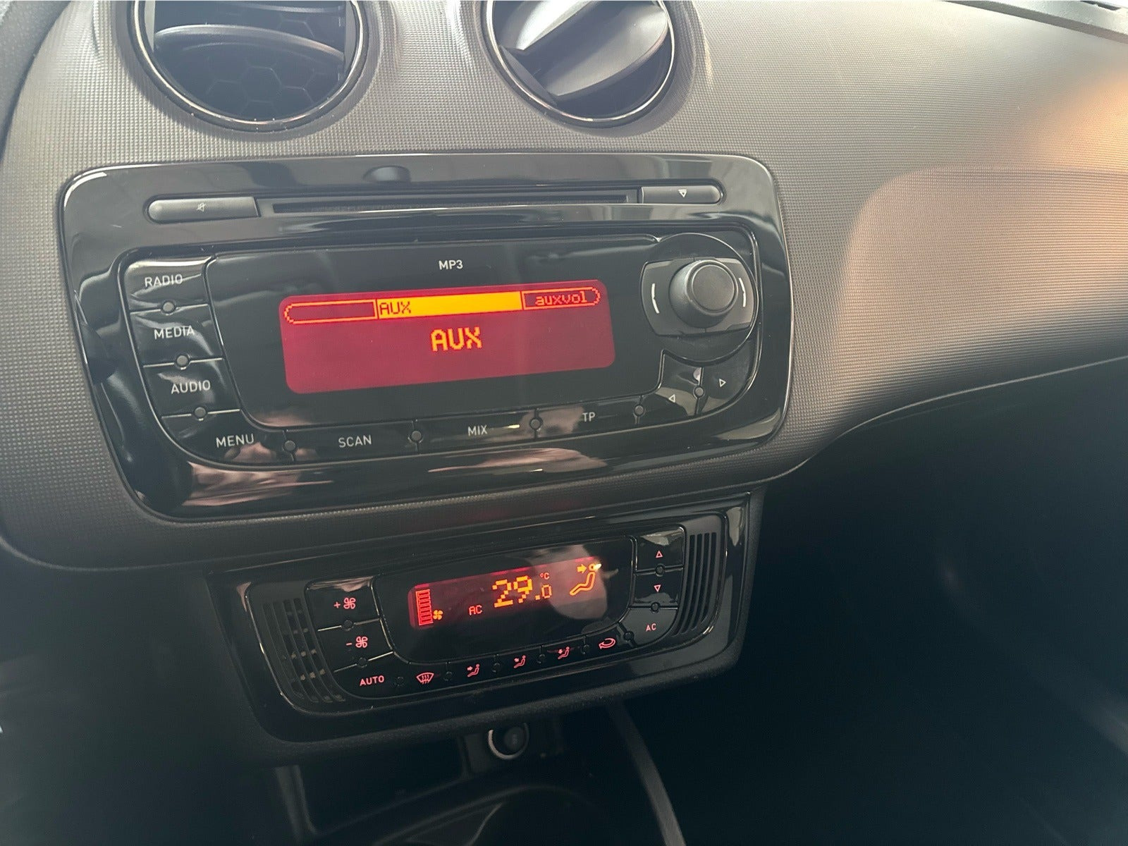 Grå Seat Ibiza fra 2012