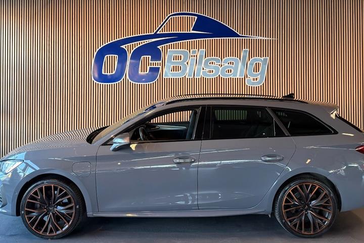 Grå Cupra Leon fra 2021