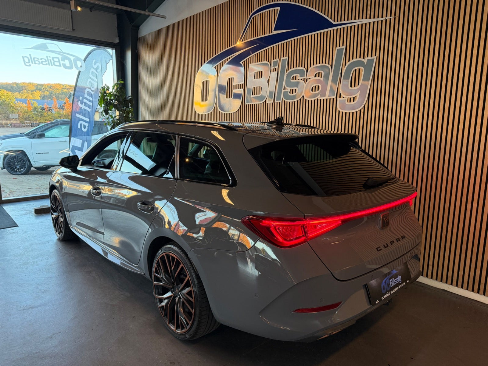 Grå Cupra Leon fra 2021
