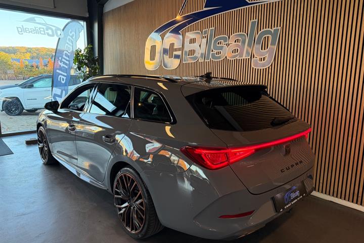 Grå Cupra Leon fra 2021