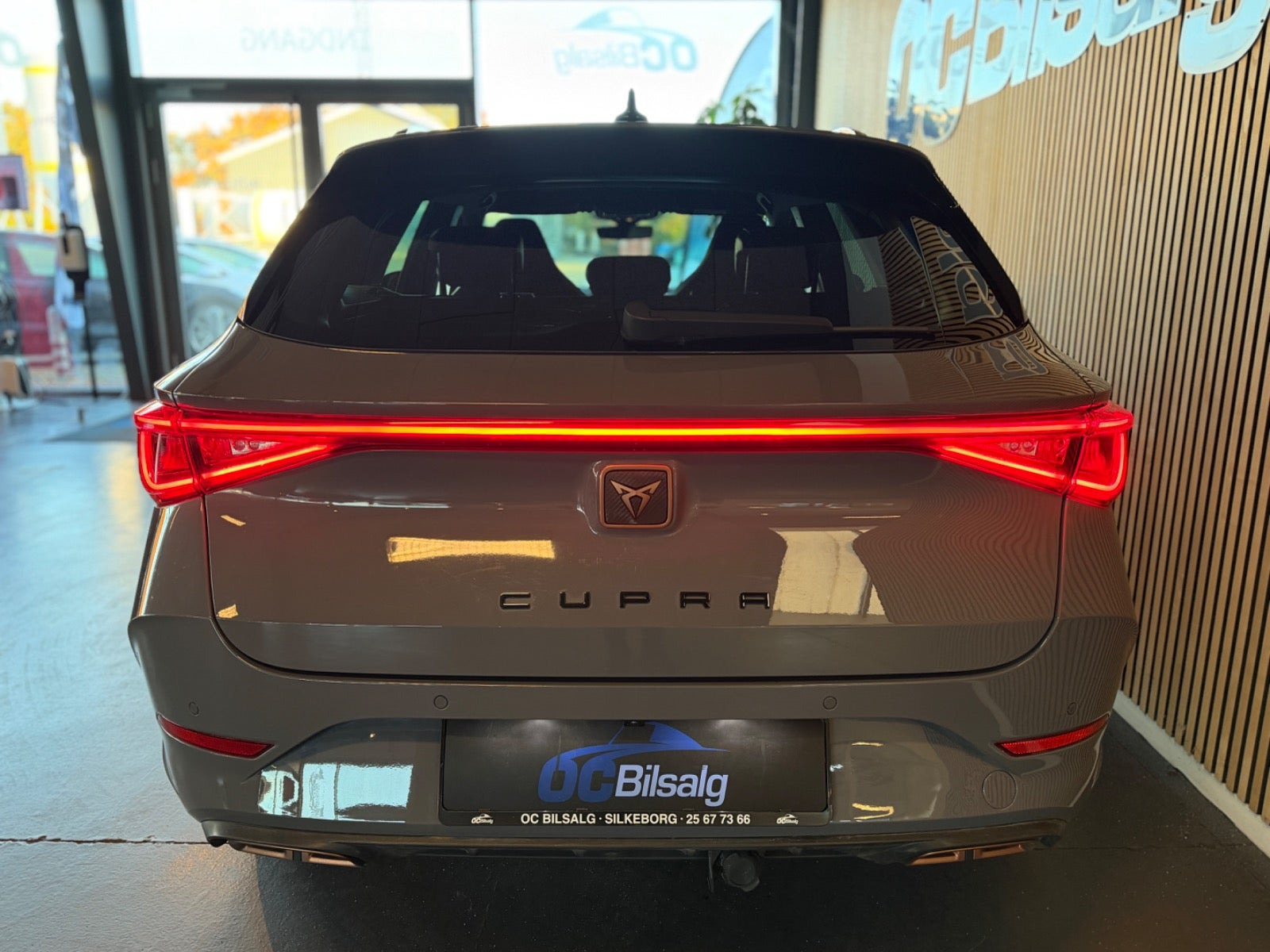 Grå Cupra Leon fra 2021