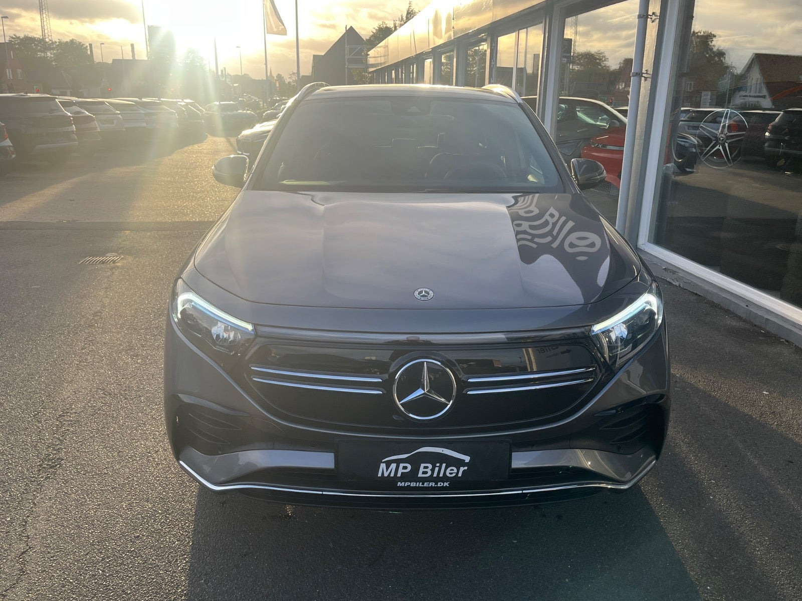 Sølv Mercedes EQA300 fra 2024