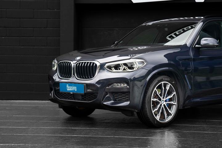 Sort BMW X3 fra 2020