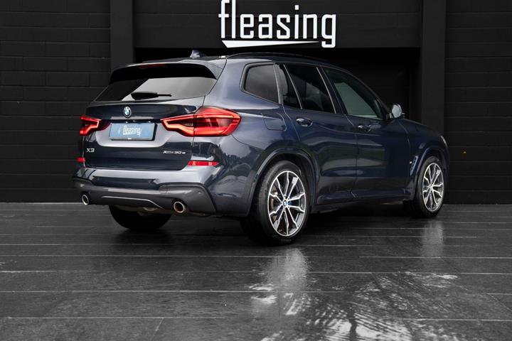 Sort BMW X3 fra 2020