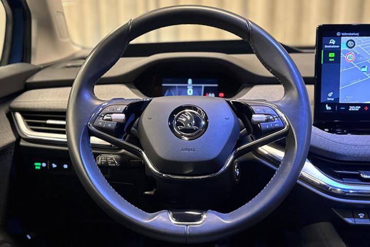 Blå Skoda Enyaq fra 2023