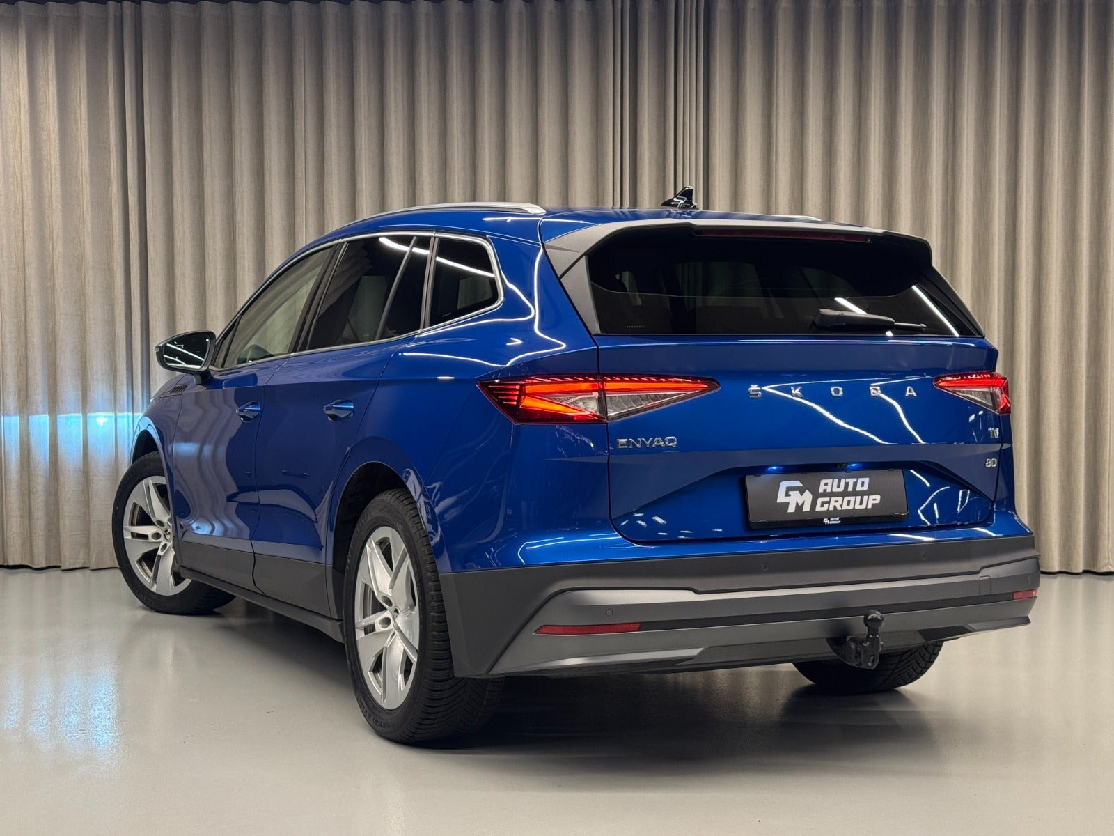 Blå Skoda Enyaq fra 2023