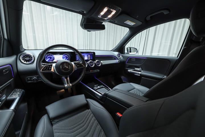 Hvid Mercedes EQB250+ fra 2026