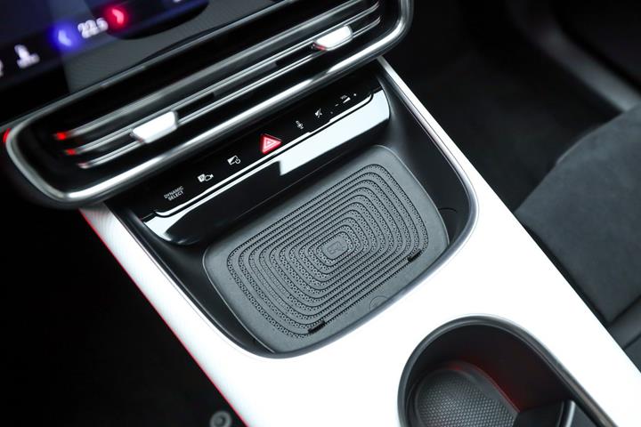 Sort Mercedes CLA250+ fra 2025