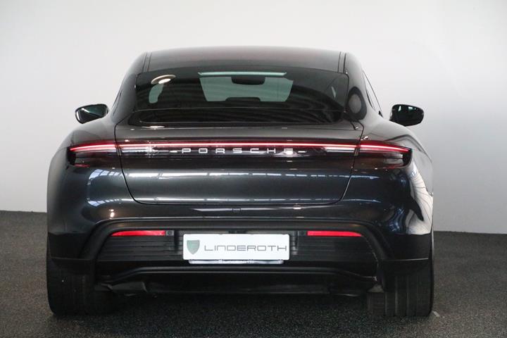 Grå Porsche Taycan 4S fra 2021