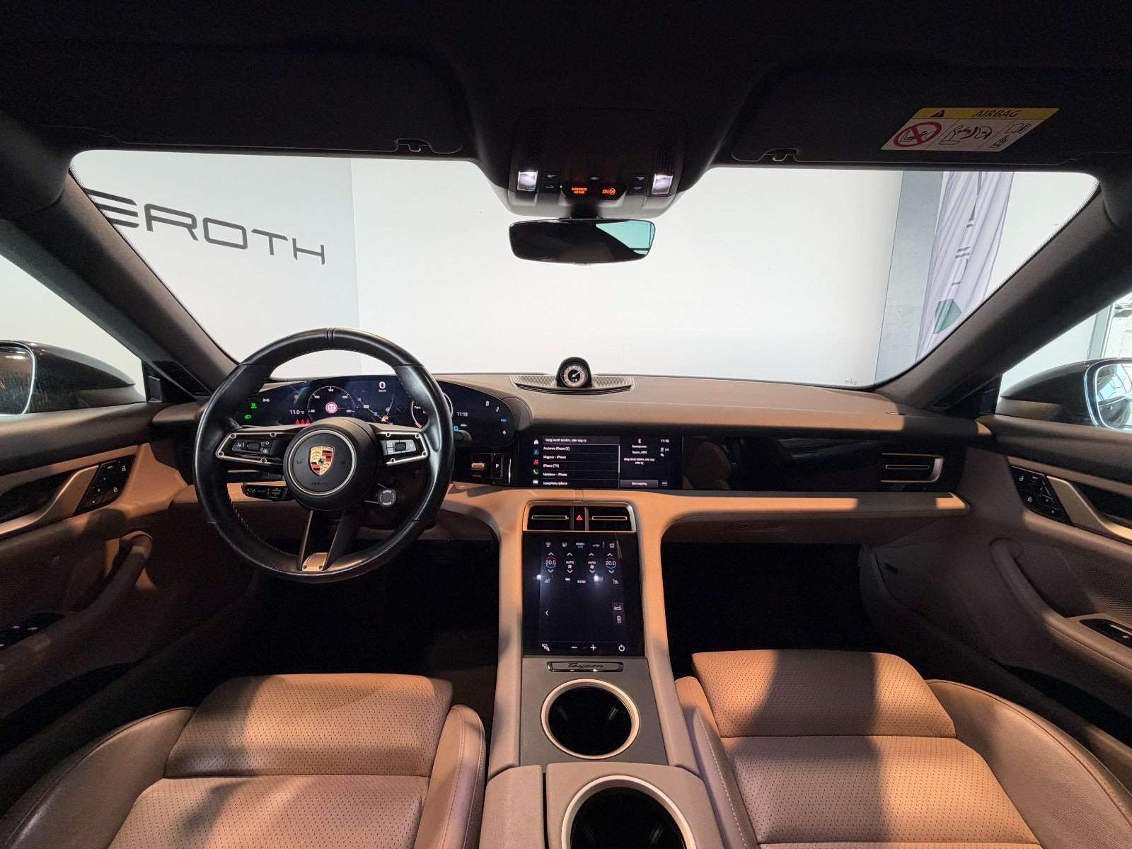 Grå Porsche Taycan 4S fra 2021