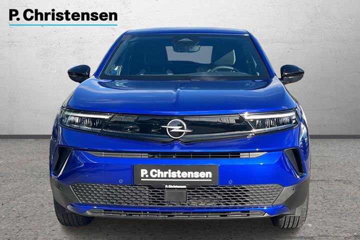 Blå Opel Mokka-e fra 2025