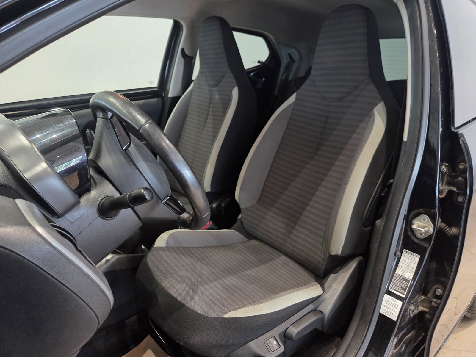 Sort Toyota Aygo fra 2019