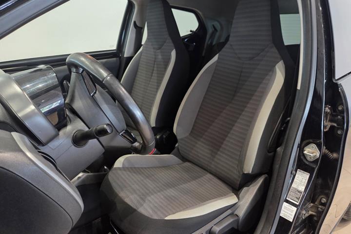 Sort Toyota Aygo fra 2019