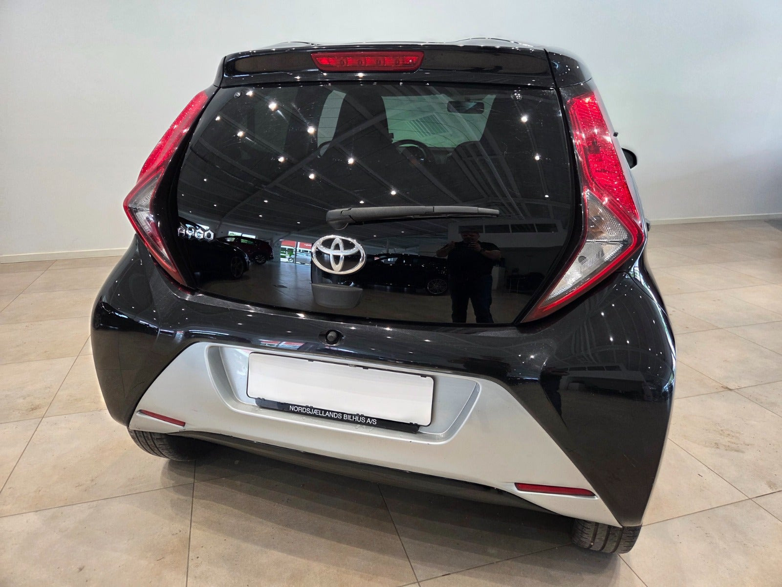 Sort Toyota Aygo fra 2019