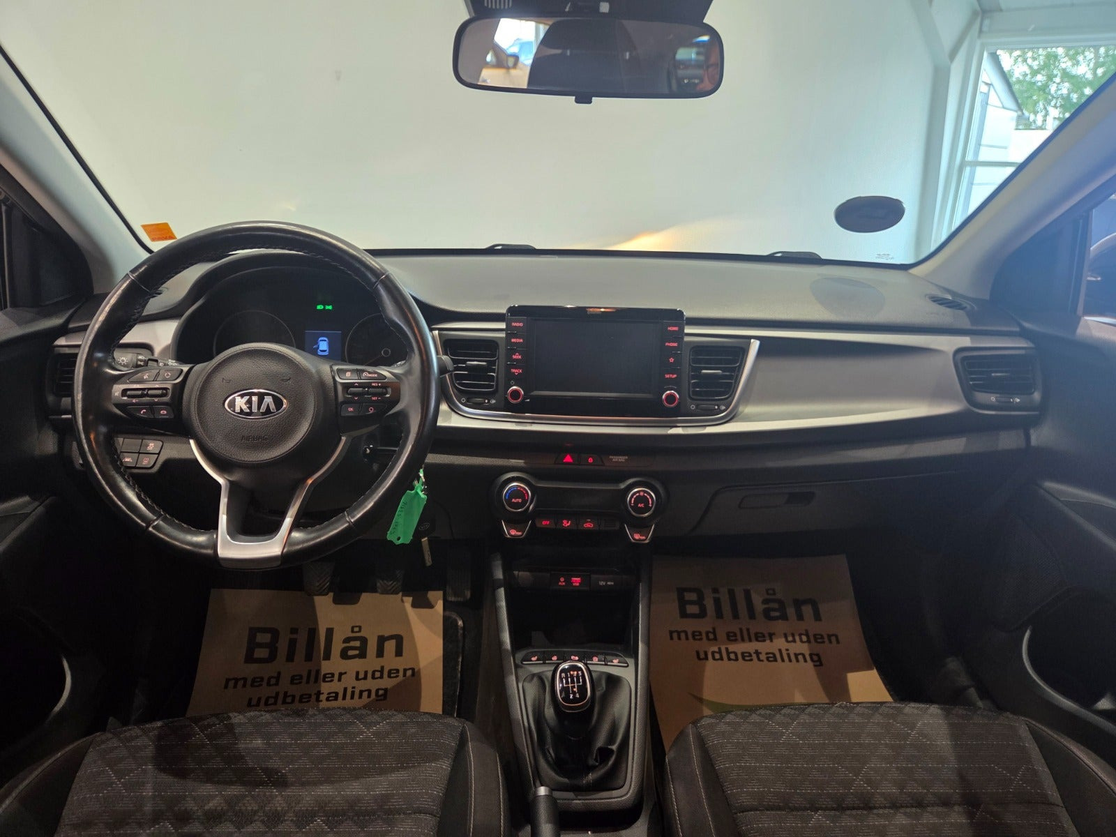 Grå Kia Rio fra 2020