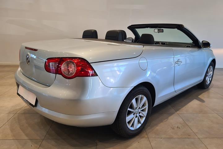 Sølv VW Eos fra 2006