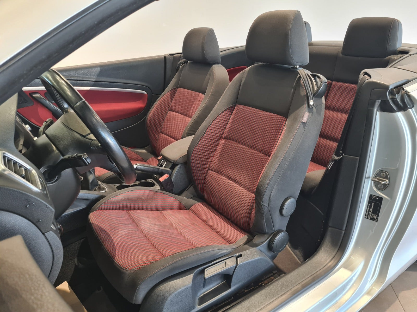 Sølv VW Eos fra 2006