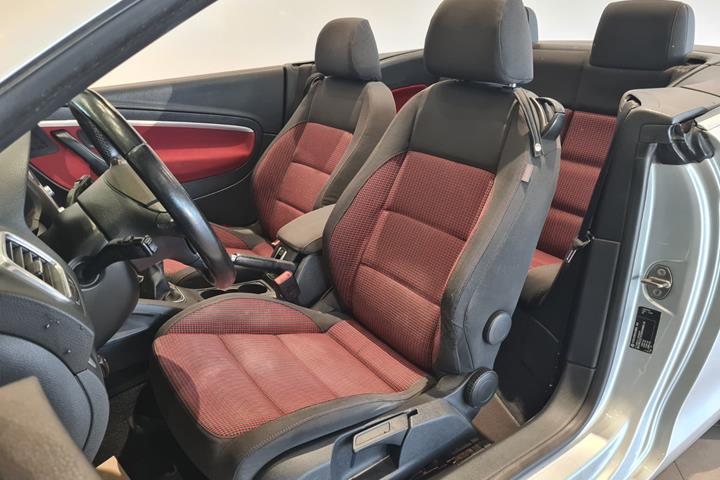 Sølv VW Eos fra 2006