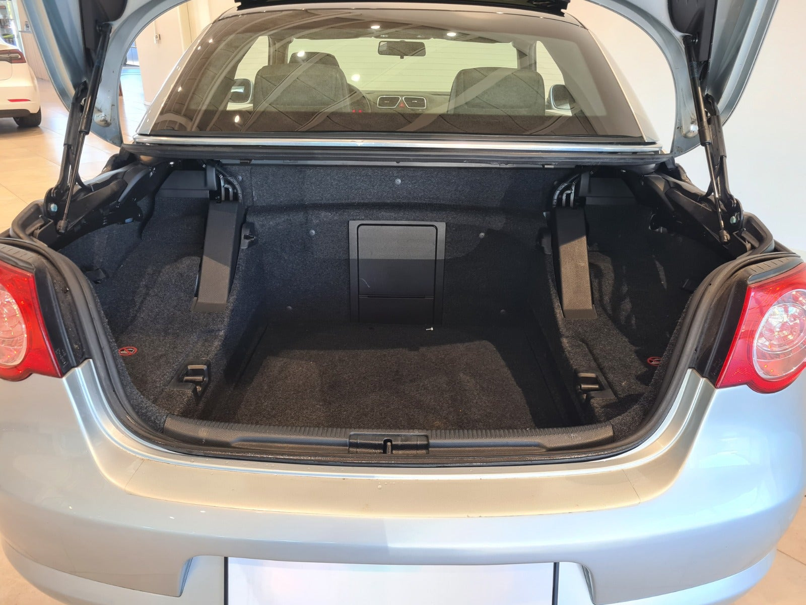 Sølv VW Eos fra 2006