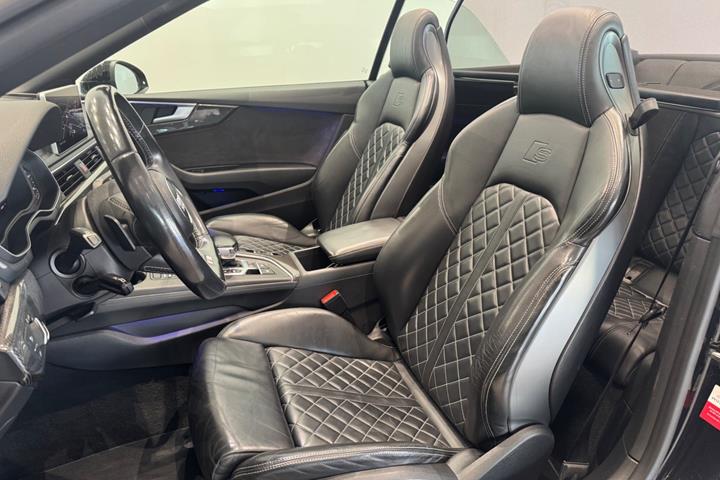 Sort Audi S5 fra 2017