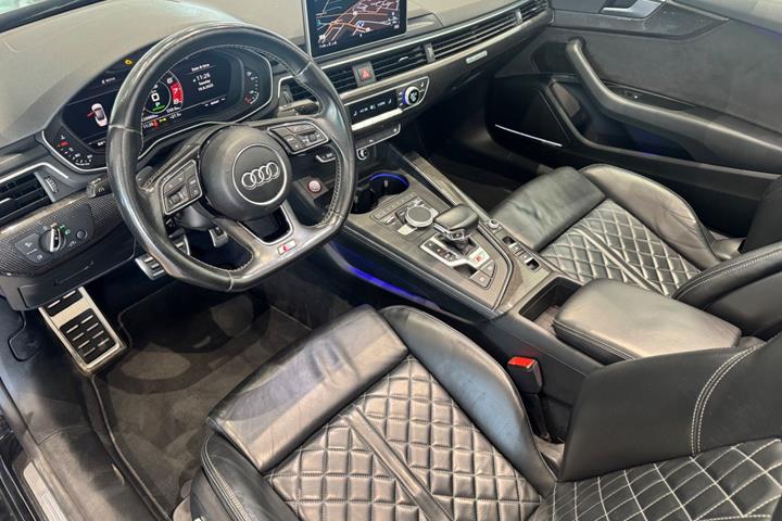 Sort Audi S5 fra 2017