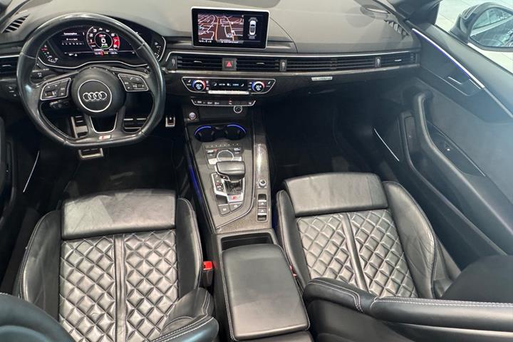 Sort Audi S5 fra 2017