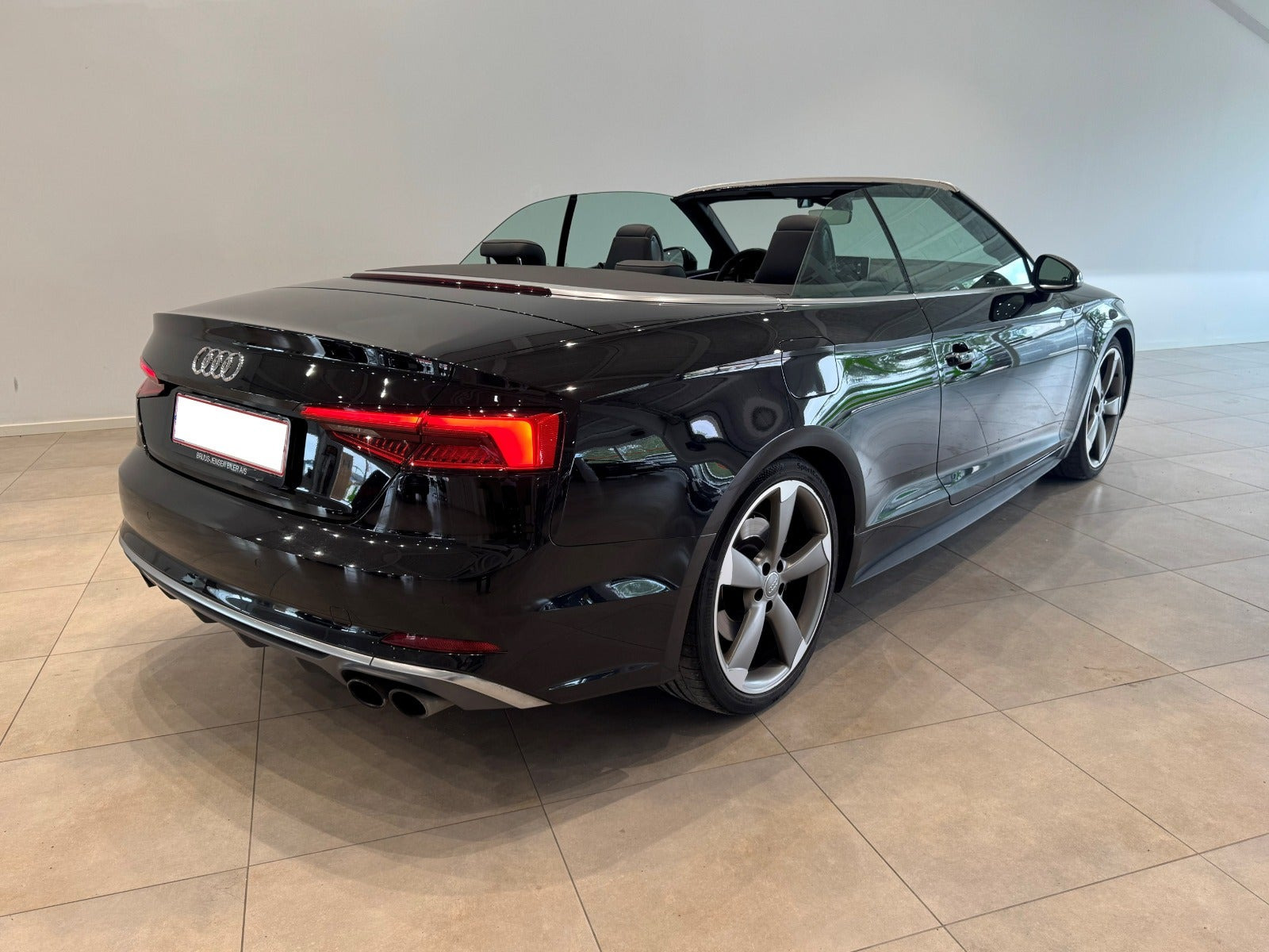 Sort Audi S5 fra 2017