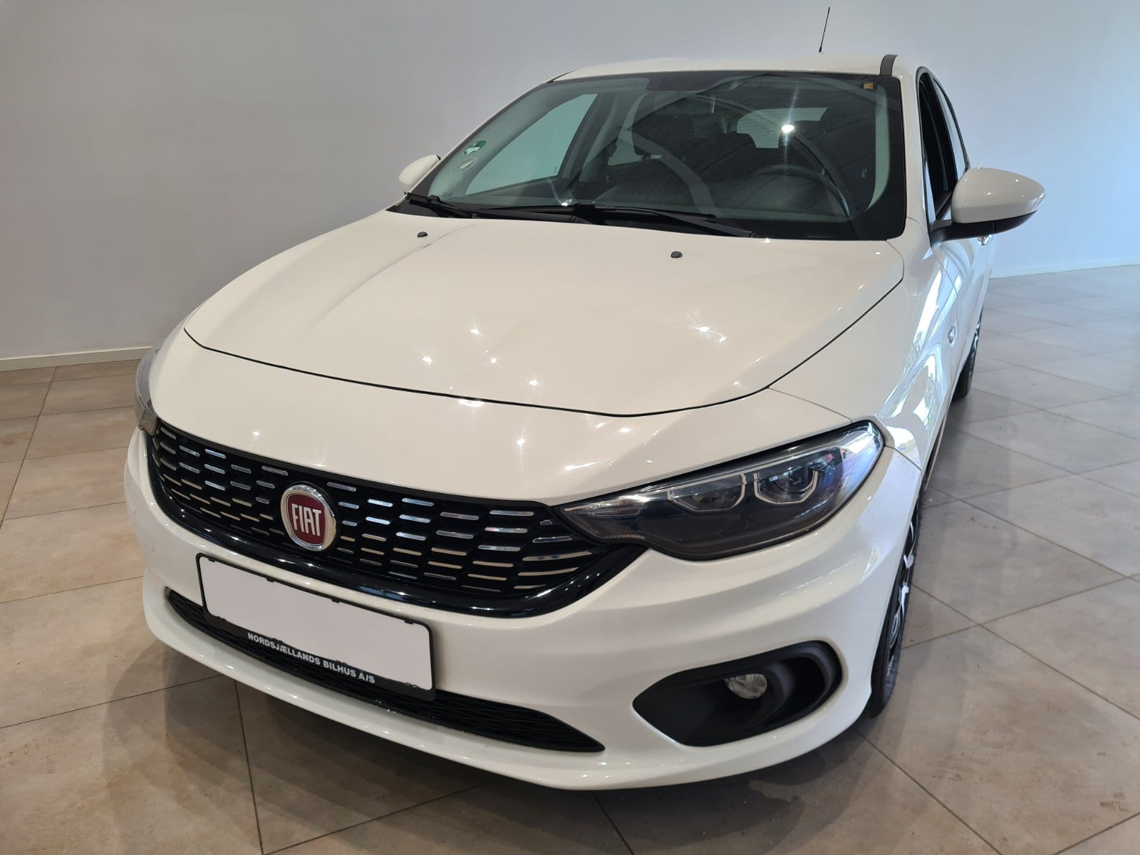 Hvid Fiat Tipo fra 2017