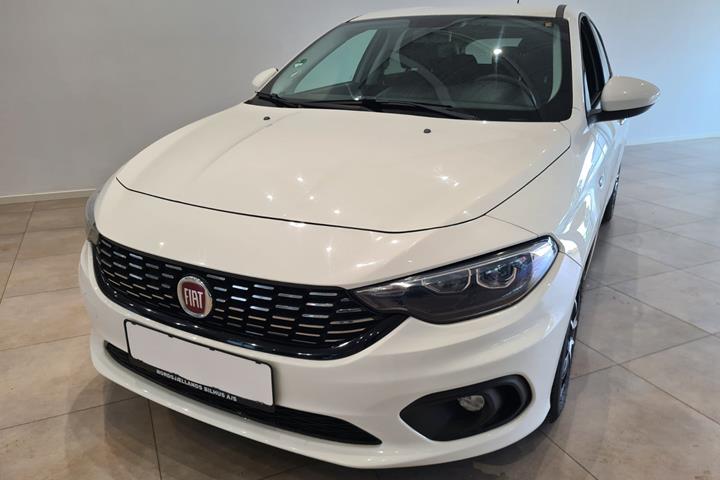 Hvid Fiat Tipo fra 2017